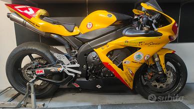 Yamaha R1 2004