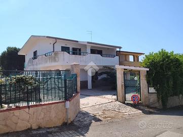 VILLA SINGOLA A PULSANO