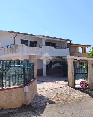 VILLA SINGOLA A PULSANO