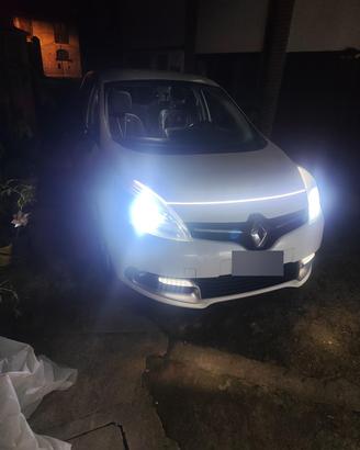  Scenic xmod 1.5 dci 2015  207000 km
