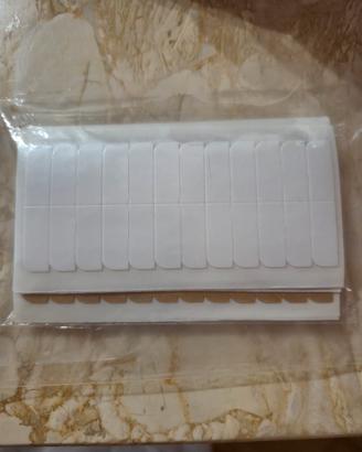 nastro  adesivo  per capelli 