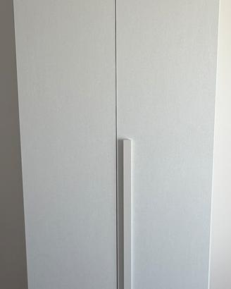 Armadio con ante bianco