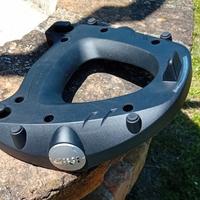 Piastra Givi universale M5