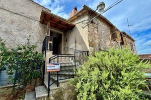 CASA SEMINDIPENDENTE A CALVI DELL'UMBRIA