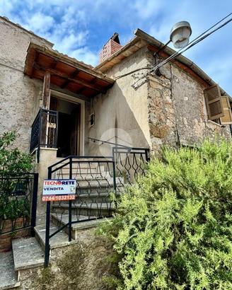 CASA SEMINDIPENDENTE A CALVI DELL'UMBRIA