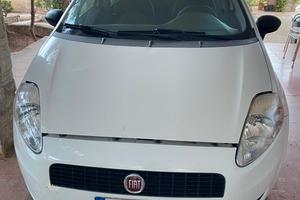 Fiat Grande Punto con gancio traino