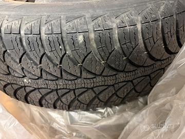 Cerchi e borchie 195/65 R15 Invernale