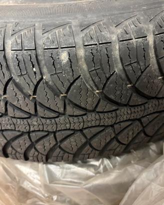 Cerchi e borchie 195/65 R15 Invernale