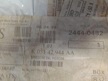 05142944AA cuscinetto Chrysler