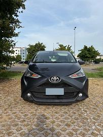 Toyota Aygo Connect 1.0 VVT-i 72 CV 5 porte X-Play