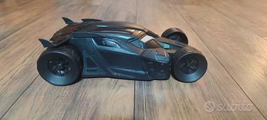 Batmobile + Action Figure Batman – Set Completo