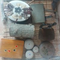 vari contenitori portagioie o portaqualunque 