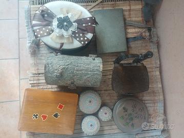 vari contenitori portagioie o portaqualunque 