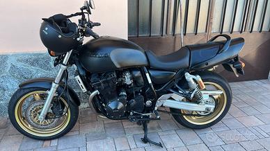 Suzuki gsx 750 inazuma