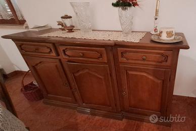 Mobile, tavolo e sedie Salone