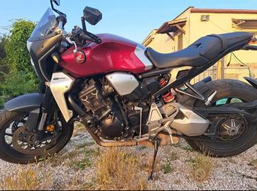 Honda cb1000r