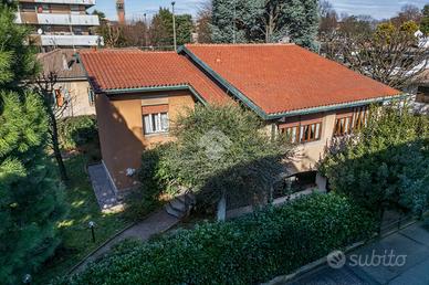 VILLA SINGOLA A CASTELLANZA