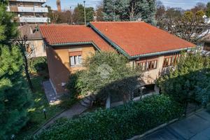 VILLA SINGOLA A CASTELLANZA