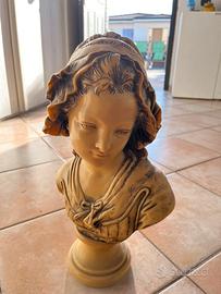 Fanciulla mezzo busto
