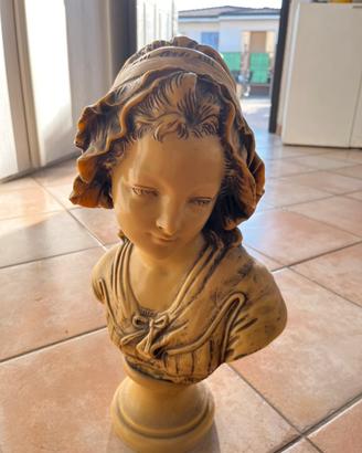 Fanciulla mezzo busto