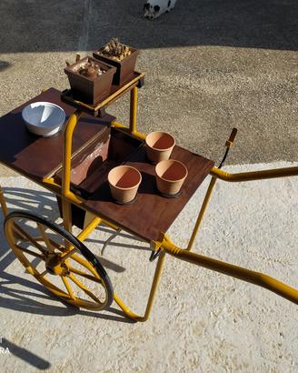 Carrello ornamentale