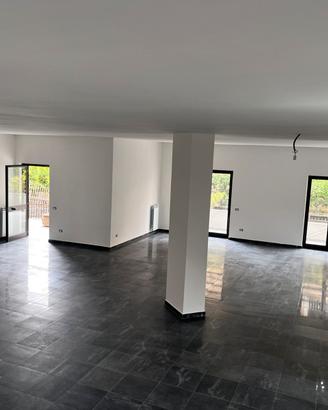 Locale ufficio/laboratorio/magazzino