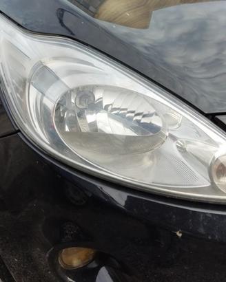 Proiettore destro FORD KA del 2009
