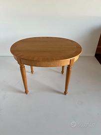 Tavolo ovale allungabile  in legno