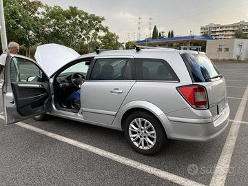 OPEL Astra 1.6 16V VVT Station Wagon Enjoy