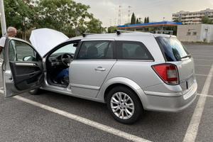 OPEL Astra 1.6 16V VVT Station Wagon Enjoy