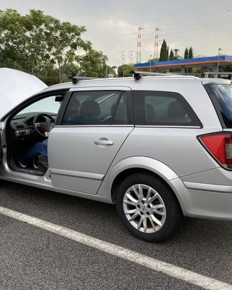 OPEL Astra 1.6 16V VVT Station Wagon Enjoy