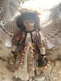 Bambola vittoriana in porcellana