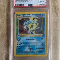 GYARADOS Carta pokemon Holo 1999 - PSA 8