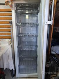 Freezer grande Ariston A+