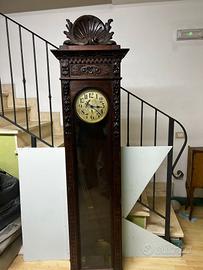 Orologio a pendolo in legno massello