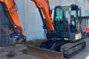 Miniescavatore Develon DX63