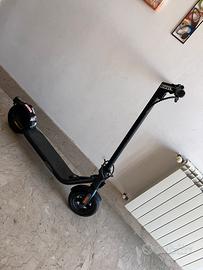 Monopattino elettrico ninebot f2