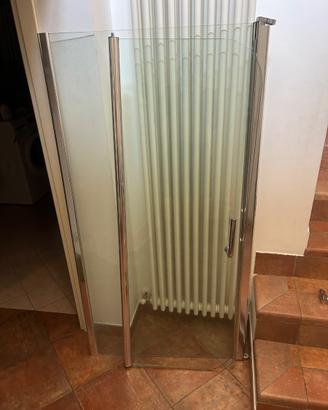 Parete in vetro per  vasca da bagno