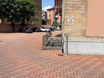 MAGAZZINO A MILANO