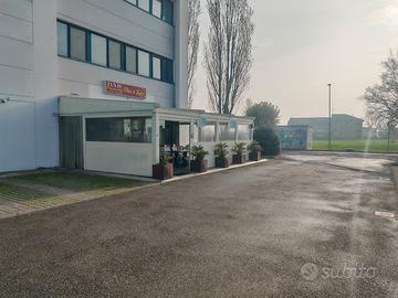 Pizzeria avviata 10 anni - 70 posti - attrezzatura