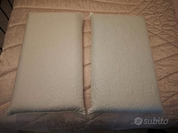 Set 2 cuscini rigidi in memory foam
