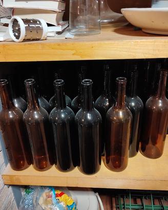 Bottiglie per il vino varie tipologie