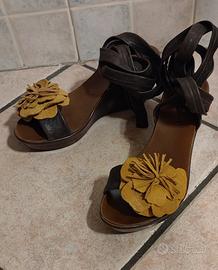 Sandali zeppa con fiore