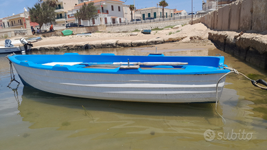 Barca lancia in resina