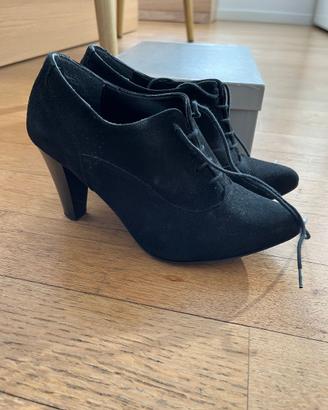Francesine stringate con tacco Bata - Nere