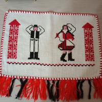 Vecchio ricamo a mano punto e croce tradizionale