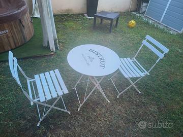 Tavolo da giardino 