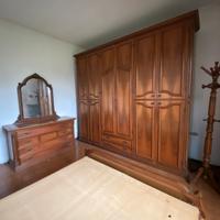 Camera da letto in legno completa