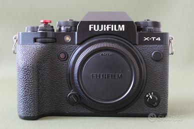 Fujifilm X-T4 Body – 29k Scatti + 3Batterie + SR