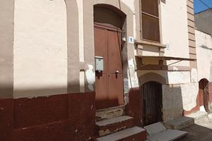 Palazzina d'epoca con scantinato e lastrico solare
